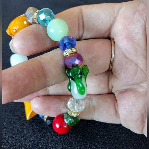 Asian Inspired Multicolor Beaded Bracelet - Picture 3 of 7